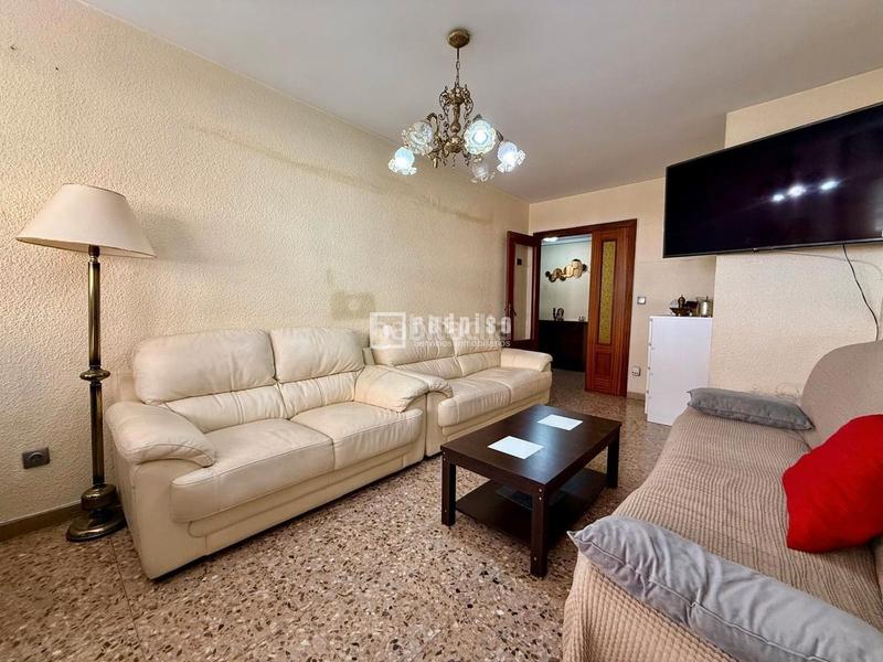 Foto 5bca3529-849a-4b03-a415-3cc225af504c. Piso  en venta en delicias, Barrio del Ave en Zaragoza