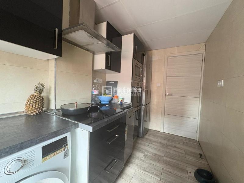 Foto 412c887b-dfa0-43e3-81f9-26c082e441b9. Flat in de antonio sangenis 12 in Las Delicias Zaragoza