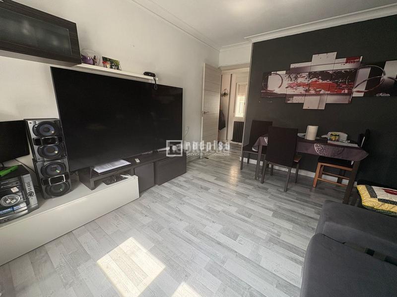 Foto b9848afc-8868-4d4b-bf01-03f15005628f. Flat in de antonio sangenis 12 in Las Delicias Zaragoza