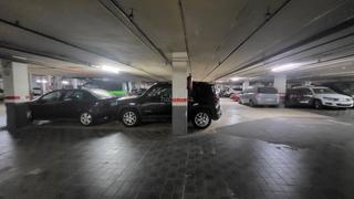Parking coche en Hostafrancs