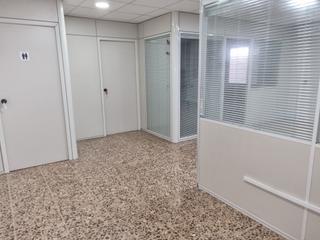 Location Bureau à Sants 254. Oficina planta baja en alquiler