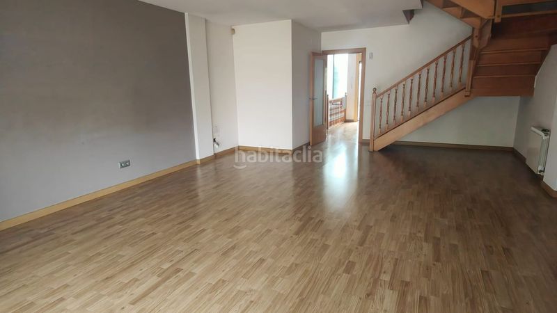 Foto 13589290-5995-4913-95cf-fb6d1f1b02aa. Casa adossada amb calefacció aparcament a Santa Maria Vilanova i la Geltrú