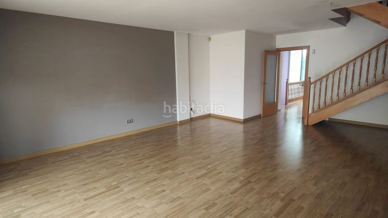 Foto 1bd86d8e-3f9e-4328-a495-a071f7df3724. Casa adossada amb calefacció aparcament a Santa Maria Vilanova i la Geltrú