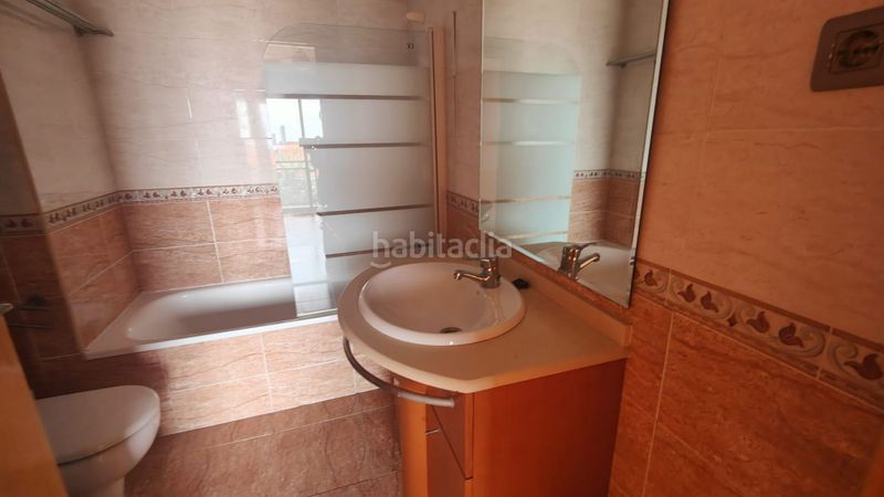 Foto 203cf334-01e7-44a6-b910-0f5ffad50716. Casa adossada amb calefacció aparcament a Santa Maria Vilanova i la Geltrú