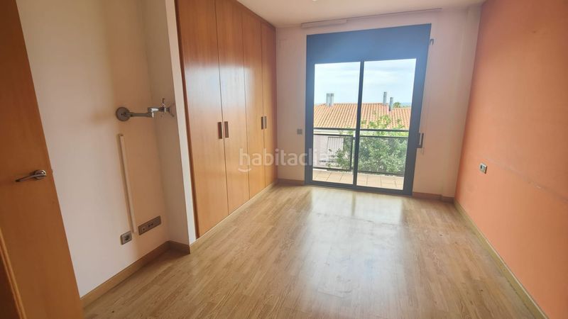 Foto 5c6d6ff0-984d-451f-86b5-85b482e6d88d. Casa adossada amb calefacció aparcament a Santa Maria Vilanova i la Geltrú