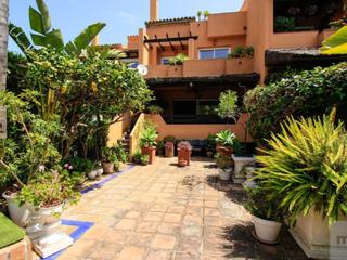 Chalet à Lomas de Marbella Club. Adosado en venta en lomas de puente romano marbella