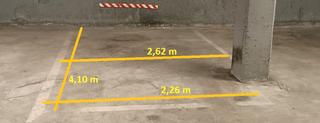 Aparcament cotxe  Carrer d'enric morera. Plaza de parking en centre 4,10 x 2.62 mts