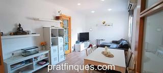 Pis a Centre. Piso de 3 habitaciones con balcn en zona casc antic
