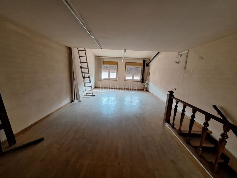 Foto b0da9bd1-845f-4997-b23f-5b42742c3f19. Casa adossada amb calefacció aparcament a Centre Prat de Llobregat (El)