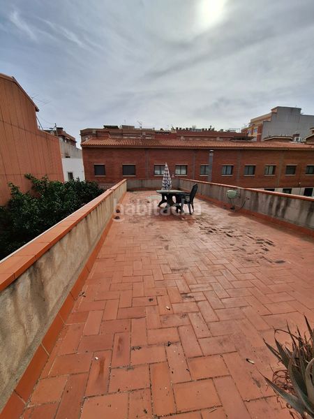 Foto c9d06ba5-5eca-4c82-9a05-04d5bf6005fc. Casa adossada amb calefacció aparcament a Centre Prat de Llobregat (El)