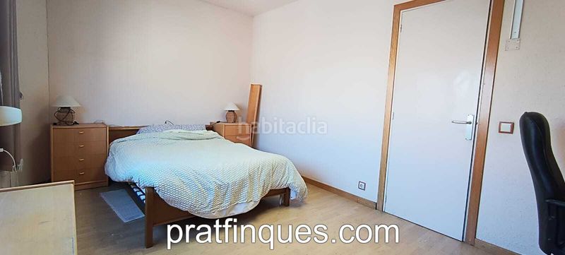 Foto e447917f-31d5-48f2-99f4-b7c3c346d437. Casa adossada amb calefacció aparcament a Centre Prat de Llobregat (El)
