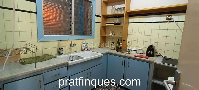 Foto 2f7f0d95-6329-416c-9d71-70e941c89bfb. Casa adosada una casa con alma en el corazón del casc antic – ¡da vida a tu proyecto soñado! en Prat de Llobregat (El)