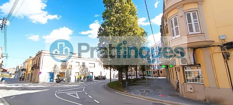 Foto 7cfbe78f-6af7-4a44-b197-95c4a2f85613. Terreny residencial a Centre Prat de Llobregat (El)