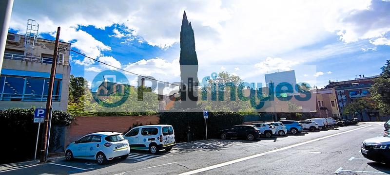 Foto ac3a56db-2737-4d0d-8234-6f7648335a5c. Terreny residencial a Centre Prat de Llobregat (El)