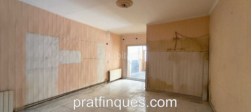 Foto 8f641330-ea15-4683-8f3d-8fe416cab9cf. Casa amb calefacció a Centre Prat de Llobregat (El)