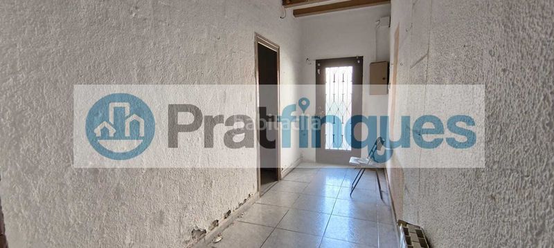 Foto ee1ce033-3294-42c1-af30-a00ea856c71d. Casa amb calefacció a Centre Prat de Llobregat (El)