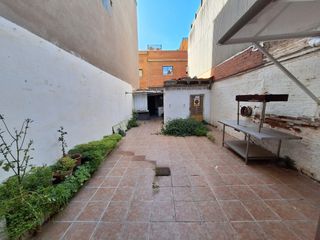 Haus in Centre. Casa en solar a dos calles