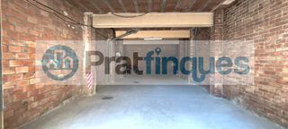 Local Comercial  Carrer d'enric borr�s. Local convertido en parking