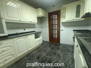 Appartement à Estruch-Eixample. Piso en la avda virgen de monserrat