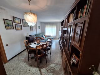Appartement à Sagnier-Plaça de Catalunya. Piso en venta avda remolar 5 de altura, muy luminoso