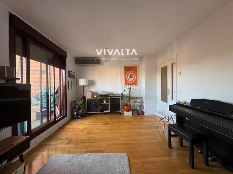 Foto 61f7f119-176f-4c0e-a84f-36a75d0e5b39. Attico con riscaldamento parcheggio piscina in Orcasitas Madrid