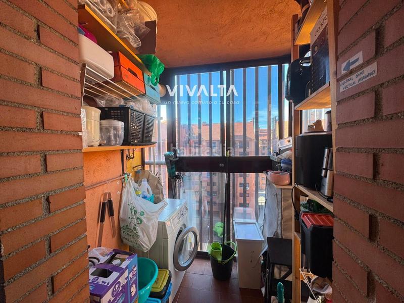 Foto 725dfea3-623a-4bfc-ad84-2d80fa0bfd44. Attico con riscaldamento parcheggio piscina in Orcasitas Madrid