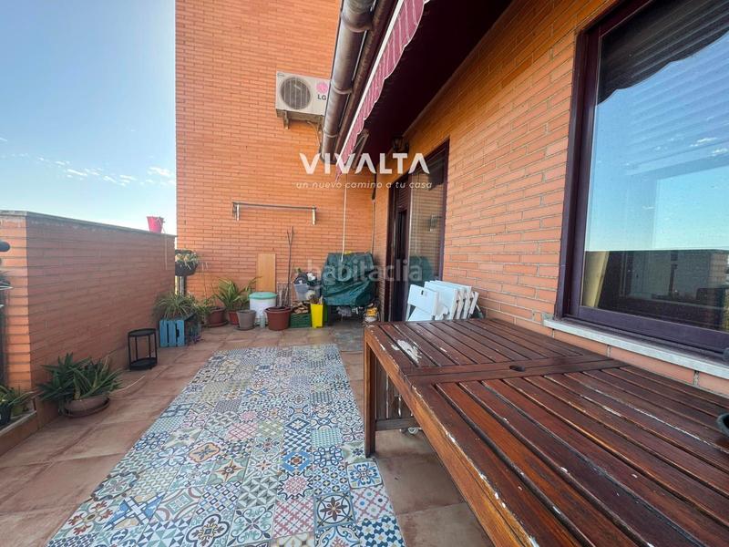 Foto d8dfa732-7285-401a-886c-58290ecbf717. Attico con riscaldamento parcheggio piscina in Orcasitas Madrid