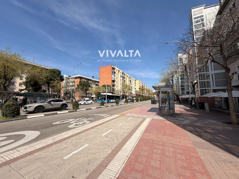 Foto f55520f4-01a5-400c-9059-2c003a707e18. Local comercial a Ventas Madrid