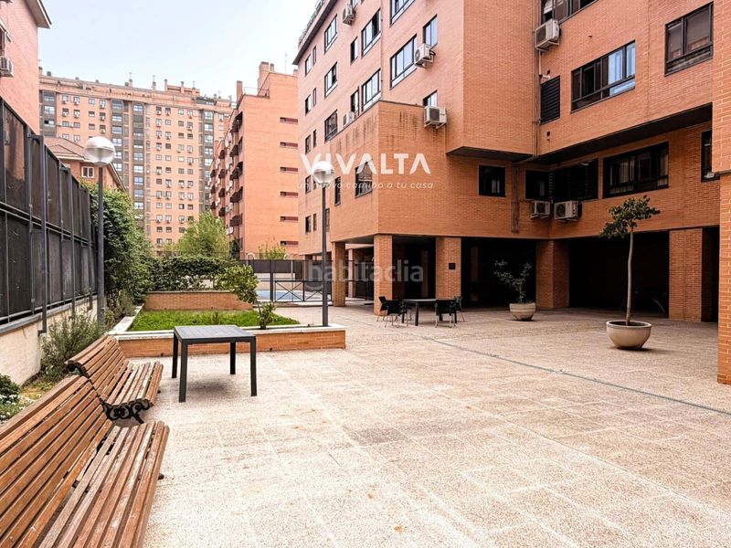 Foto 70c2168c-7a29-4930-8eb8-5575b91a4cbc. Dúplex amb calefacció aparcament piscina a San Juan Bautista Madrid