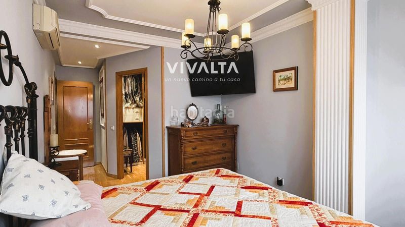 Foto bc24a0d6-e280-472e-8d9d-cc5c8f6ebe72. Dúplex amb calefacció aparcament piscina a San Juan Bautista Madrid