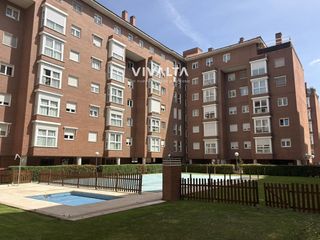 Appartement à Burguete 12. Piso en las tablas, en urbanización privada con piscina, pista d