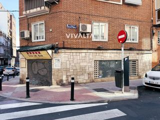 Business premise  Luis vives. Calle luis vives 7