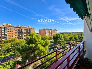 Appartement  Vía lusitana. Piso exterior en 6ª planta con 2 terrazas y trastero!