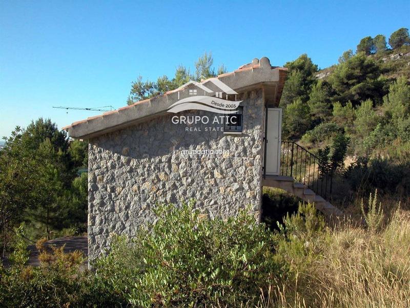 Foto ae6ce315-1118-4efb-bfa5-a5b35a93788e. Chalet mit parking in Estadio Castalia Castellón de la Plana