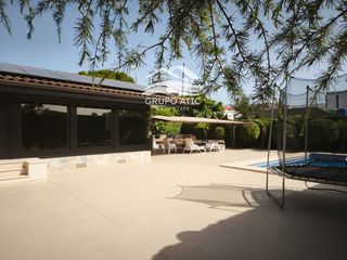 Chalet  Serreta. El refugio de tus sueños villa de diseño vanguardista con acabad