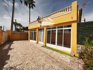 Chalet  L¡ullal. Chalet independiente con 4 dormitorios, piscina, chimenea y barb