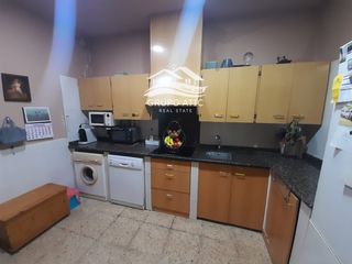 Casa  Ausias march. Casa a la venta  en zona mercado con posibilidad de negocio.
