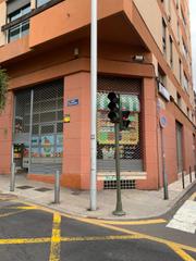 Locale commerciale  Avenida islas canarias. Local con posibilidad de cambio de uso a vivienda