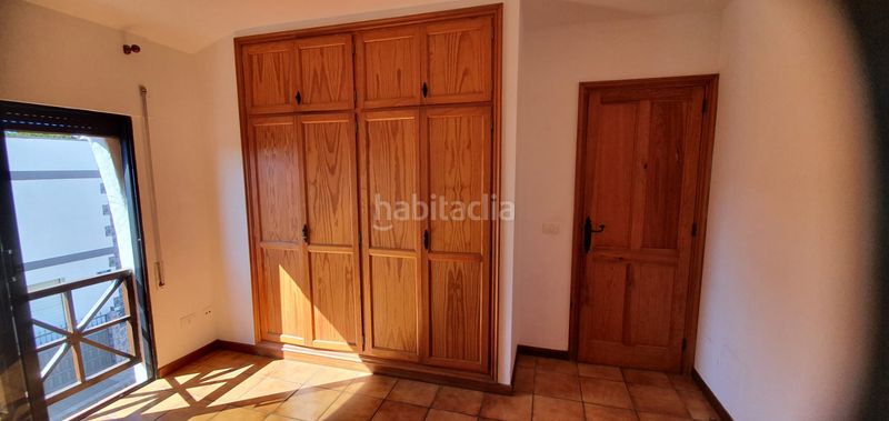 Foto 11e3ad0d-a374-479e-92f7-9e6e46d931fd. Casa adossada amb xemeneia aparcament a La Laguna San Cristóbal de La Laguna