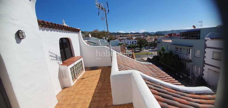 Foto 132f34a8-ae22-42c0-aa35-51b48e894a40. Casa adossada amb xemeneia aparcament a La Laguna San Cristóbal de La Laguna