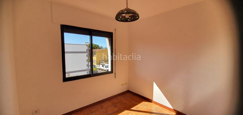 Foto 3ac5d0ed-eaf5-4c5e-a32c-6b0d6b67f27b. Casa adossada amb xemeneia aparcament a La Laguna San Cristóbal de La Laguna