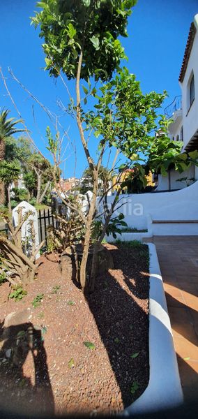 Foto 4de1a8c1-ef4c-4d84-962f-3283e660ab0e. Casa adossada amb xemeneia aparcament a La Laguna San Cristóbal de La Laguna
