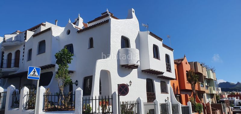 Foto 6f6da859-7c2d-4a90-8050-9c574949ab40. Casa adossada amb xemeneia aparcament a La Laguna San Cristóbal de La Laguna