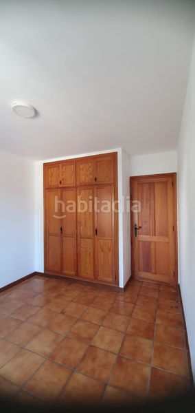 Foto 740a78c6-2439-40ad-b773-a875a88f4e85. Casa adossada amb xemeneia aparcament a La Laguna San Cristóbal de La Laguna
