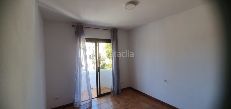 Foto cfbf6eb9-0f91-47a5-8805-99073832393f. Casa adossada amb xemeneia aparcament a La Laguna San Cristóbal de La Laguna