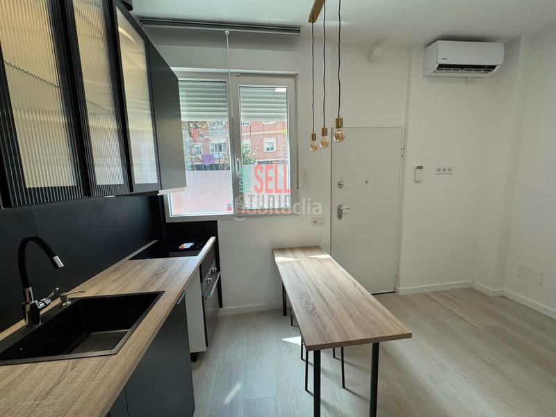 Foto d82509b4-684e-4488-9839-7da6b4059cb0. Local comercial local reformado tipo piso en Zona Renfe Alcorcón
