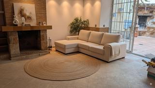 Haus in Eixample. Casa unifamiliar en zona cèntrica i tranquil·la – a només 3 minu