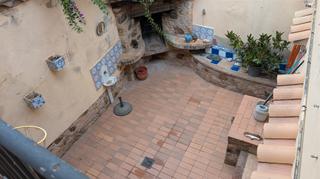 House in Eixample. Casa unifamiliar en zona cèntrica i tranquil·la – a només 3 minu