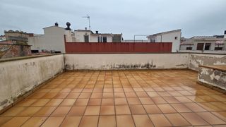 Flat in Eixample. Segon pis amb terrassa privada i a poc metres de la platja