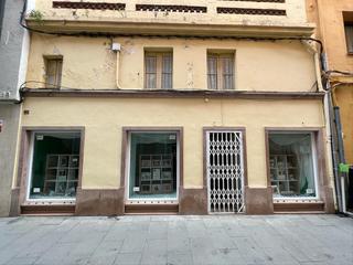 Casa  Carrer de la rutlla. Edifici zona peatonal...